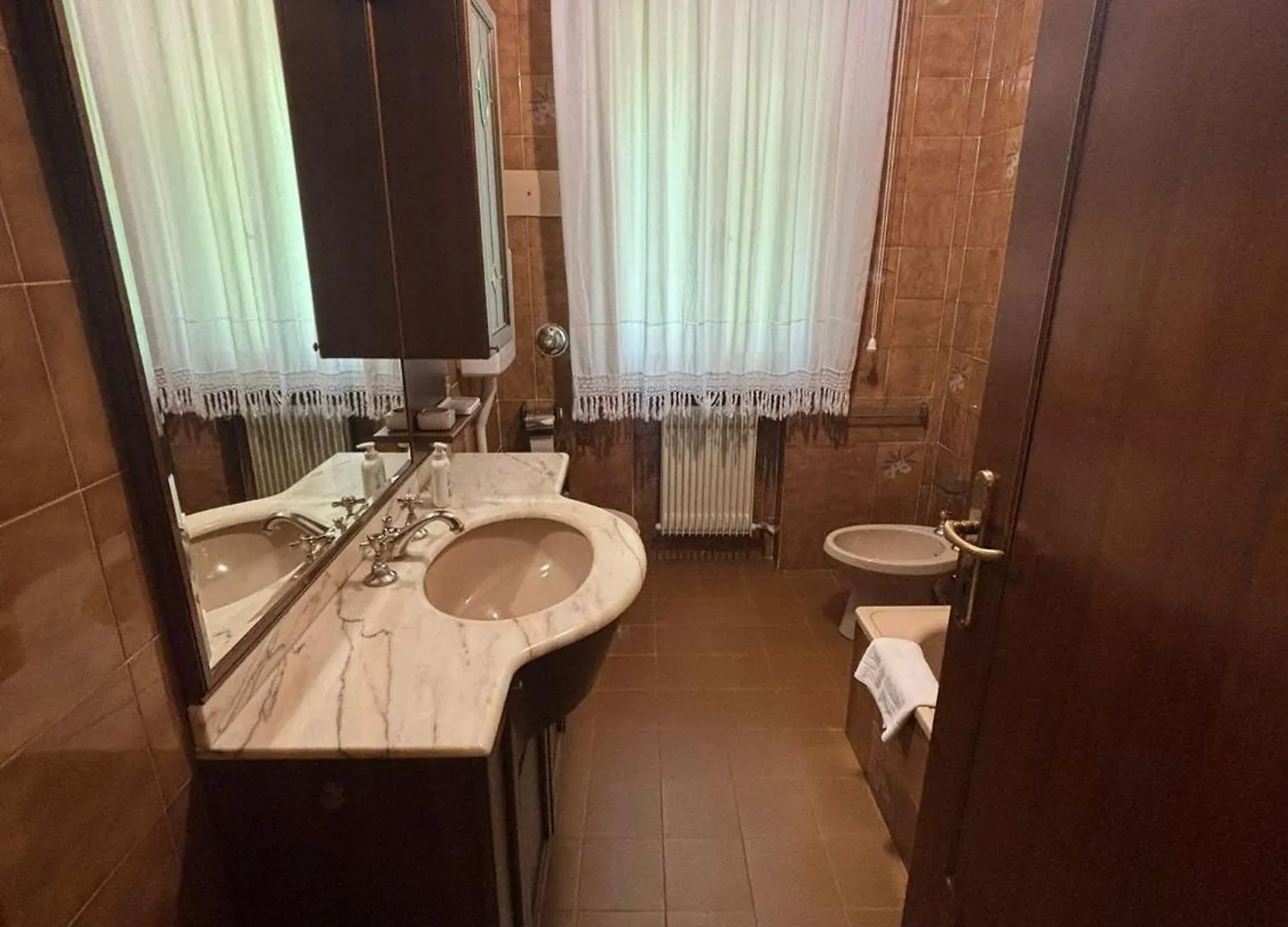 House In The Park! Free Parking And Convenient To Venezia