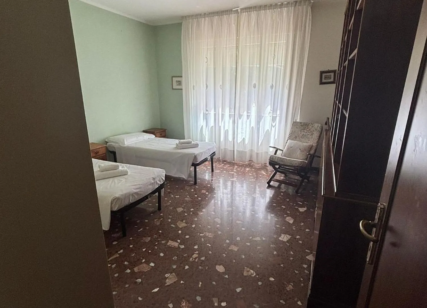 House In The Park! Free Parking And Convenient To Venezia Italia