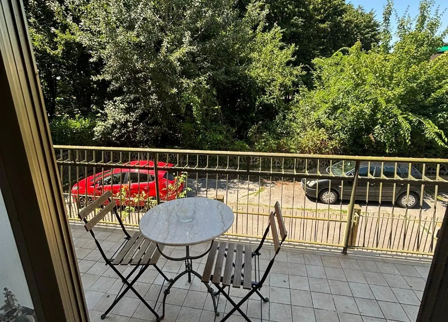 הקונטקטים של House In The Park! Free Parking And Convenient To Venice